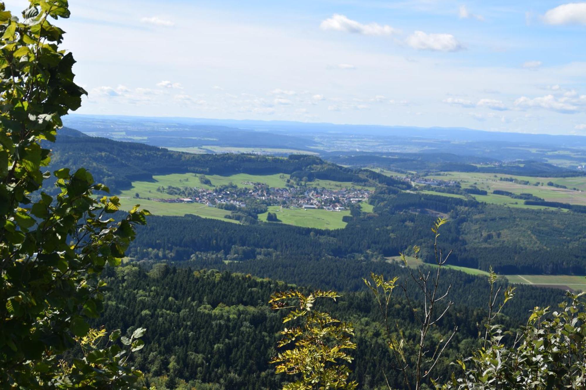 Mit Tollem Ausblick Auf Der Schwaebischen Alb. *